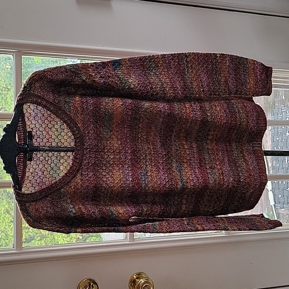 Sweater - Picture 2 of 8